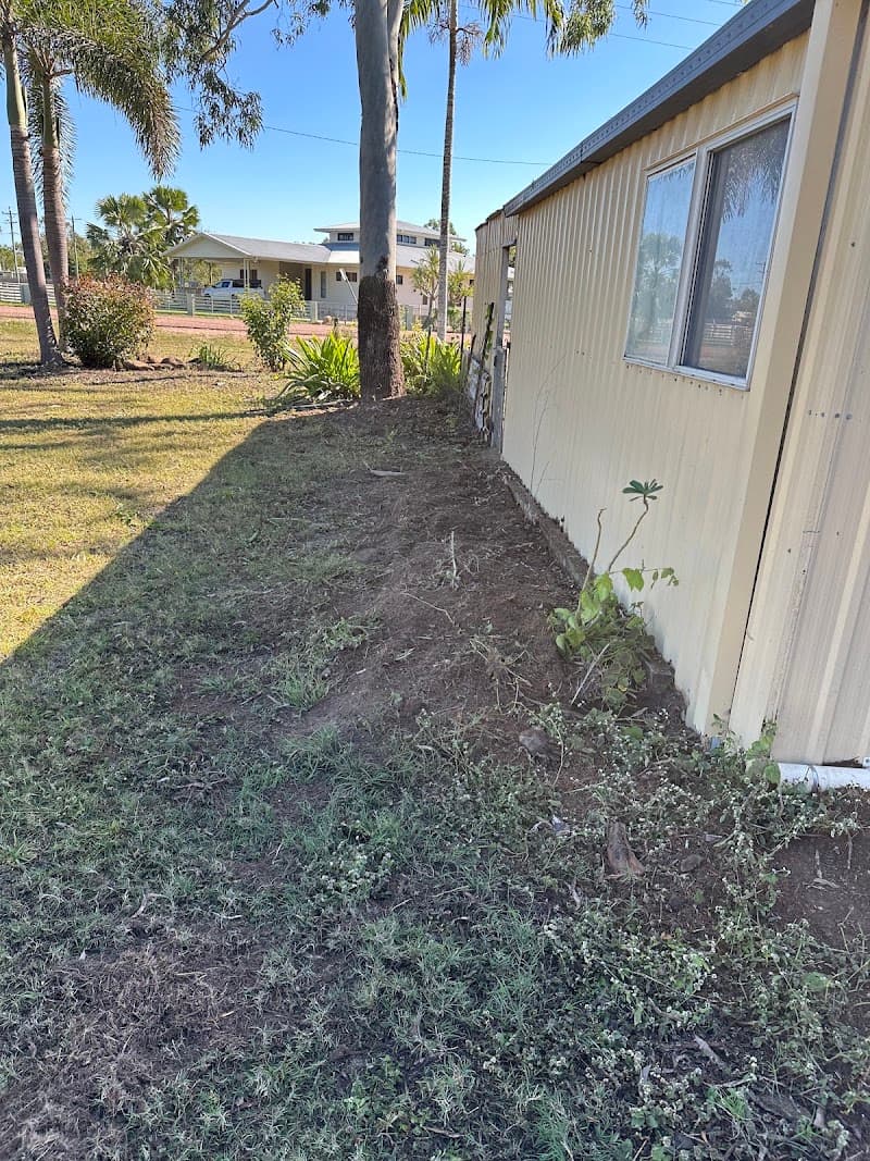 Gibsons Stump Grinding tree services work in Deeragun
