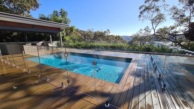 Glass Fence Supplies fencing work in Kirrawee