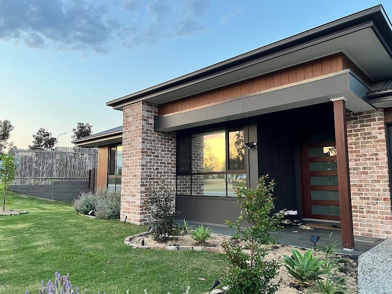 Glass Tinting Solutions Brisbane window tinting work in Seventeen Mile Rocks