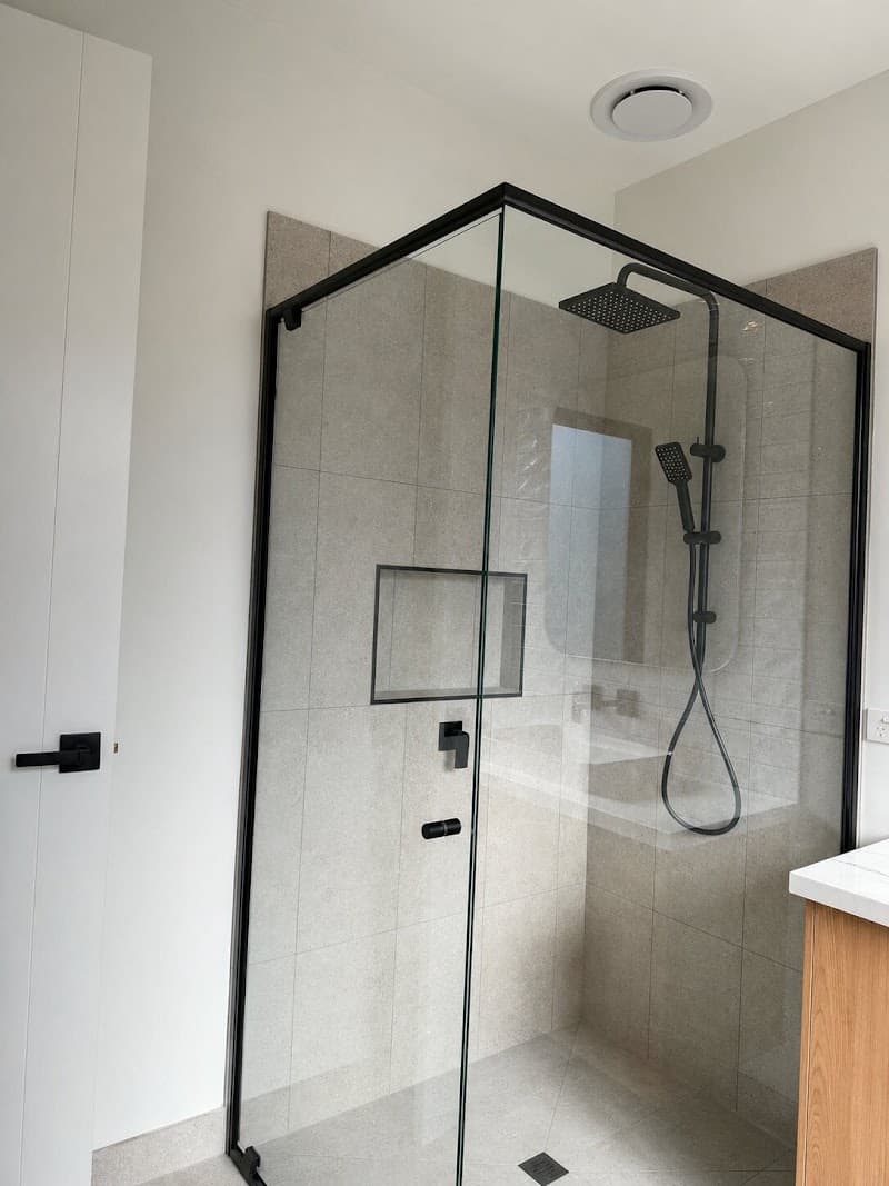 GLAZIFY glass & glazier work in Ballarat East