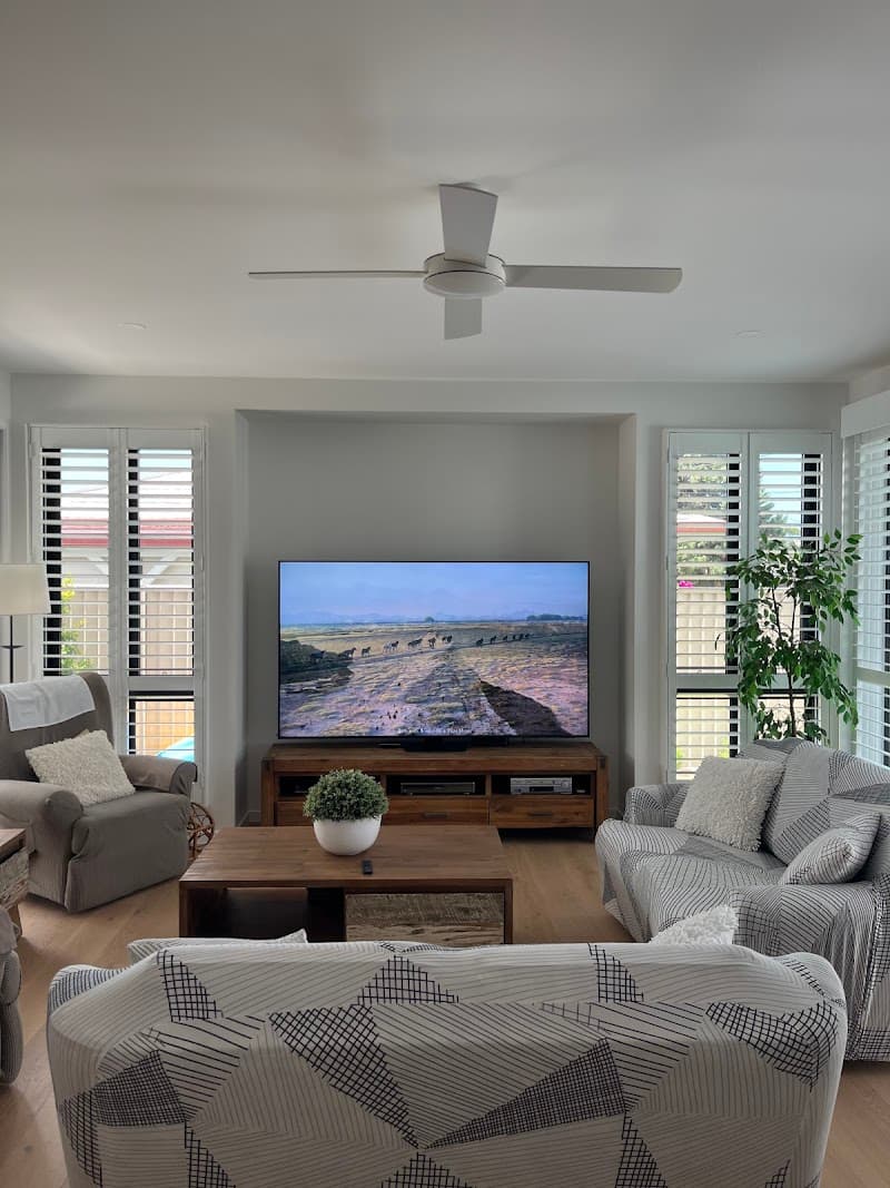 Gold Coast Blinds & Shutters curtains & blinds work in Currumbin Waters
