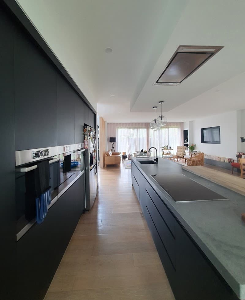 Gold Coast Cleaning Agency cleaning work in Burleigh Heads