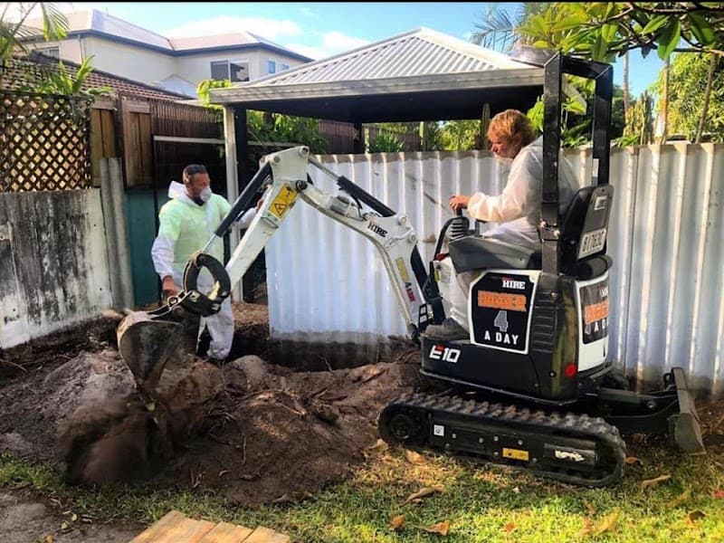 Gold Coast Demolition Group asbestos removal work in Broadbeach Waters