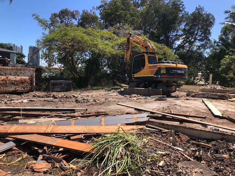 Gold Coast Demolition Group asbestos removal work in Broadbeach Waters