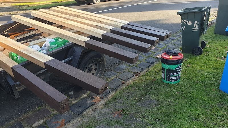 Gold Coast Fencing and Gates fencing work in Labrador