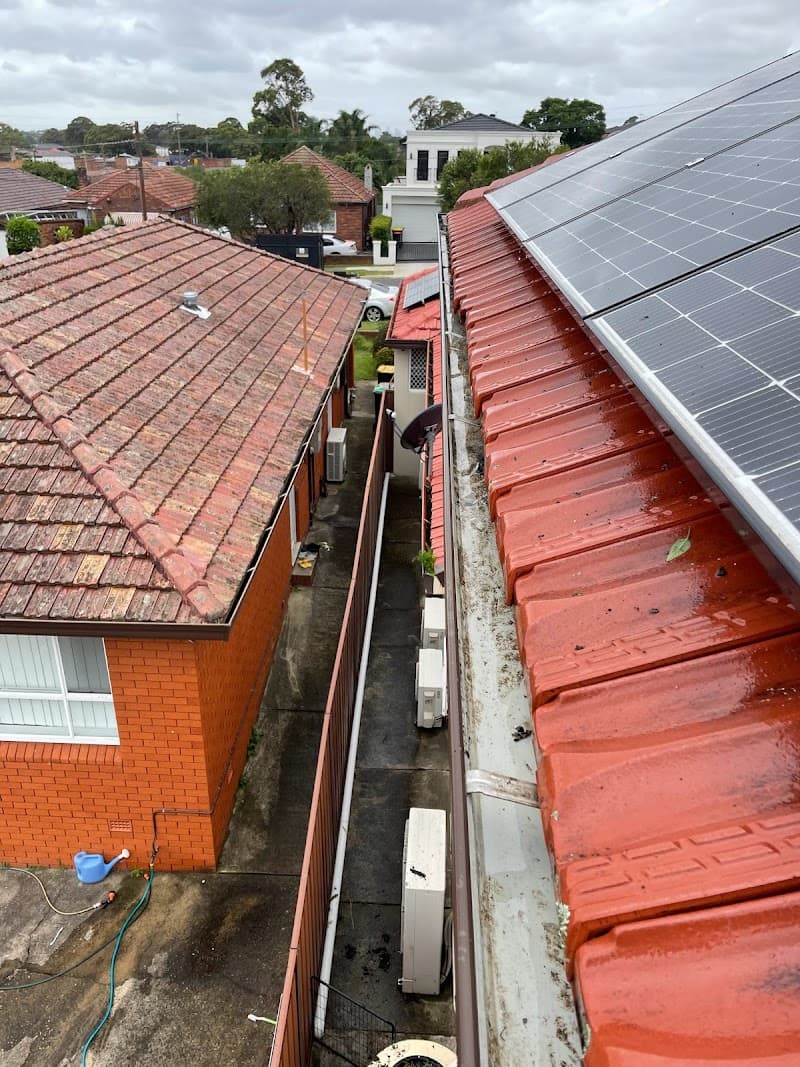 Gold Coast Gutter Cleaning gutter cleaning work in Tallebudgera