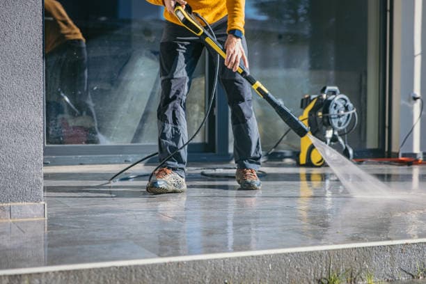Gold Coast Pressure Cleaner pressure washing work in Palm Beach