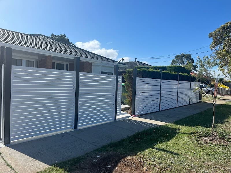 Golden fence fencing work in Dandenong South