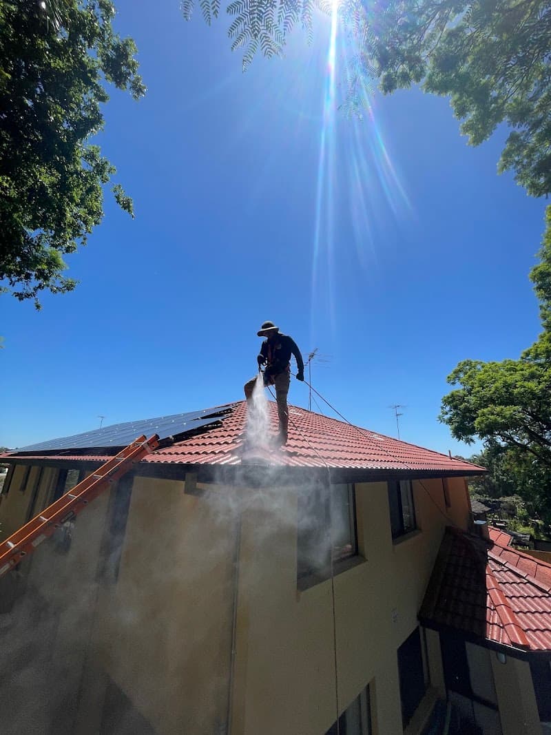 Golden Hands Pressure Cleaning pressure washing work in Highgate Hill