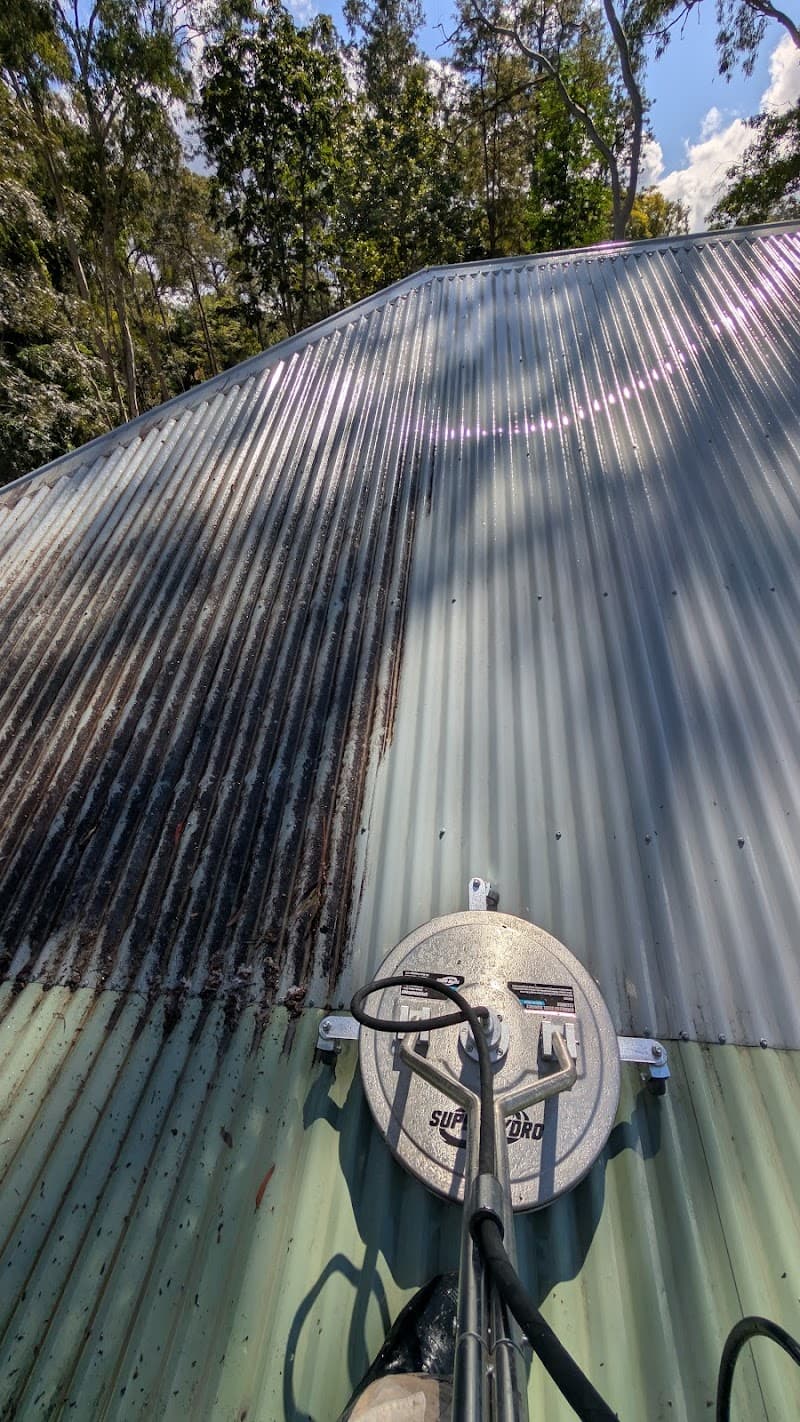Golden Hands Pressure Cleaning pressure washing work in Highgate Hill