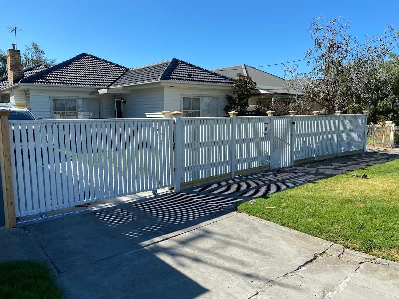 Grays Fences & Gates fencing work in Moolap