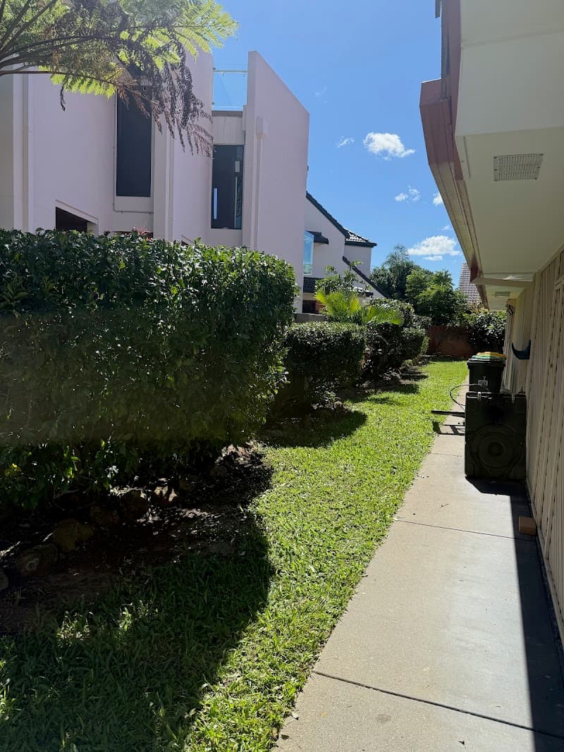 Green Bull Gardens landscaping work in Molendinar