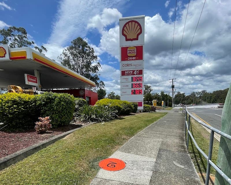 Green Edge Gardening Gold Coast gardening work in Merrimac