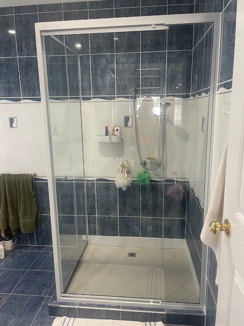 Greenbank D A & T A Glass & Aluminium glass & glazier work in Park Avenue