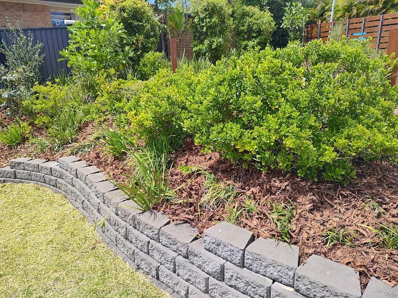 Growth Lawn and Garden gardening work in Parkwood