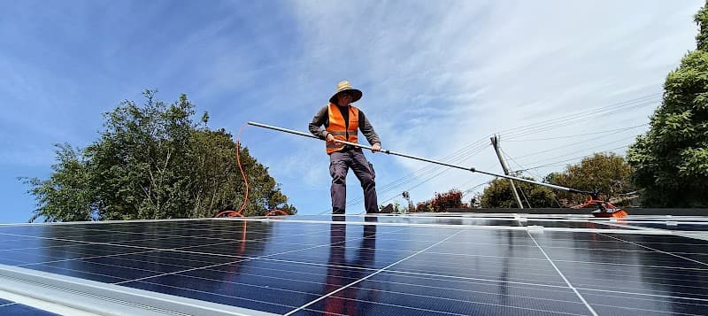 Gutter Cleaning In Melbourne gutter cleaning work in Oakleigh South