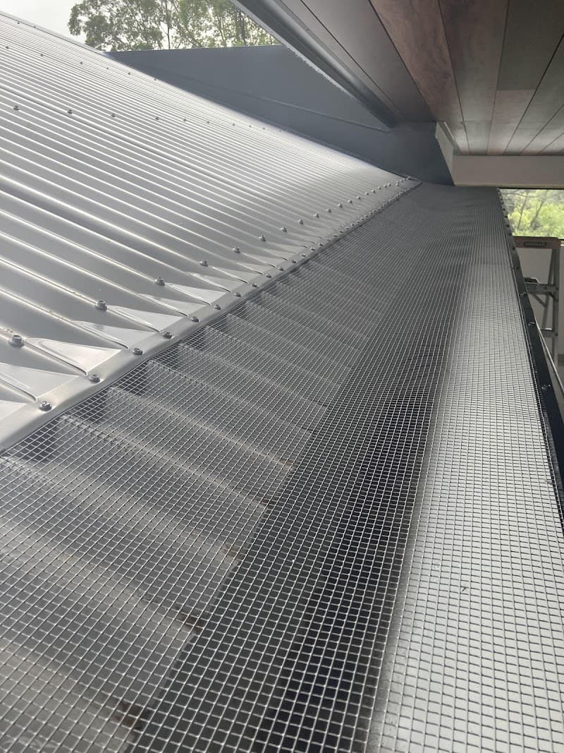 Gutter Guard Gold Coast gutter cleaning work in Helensvale