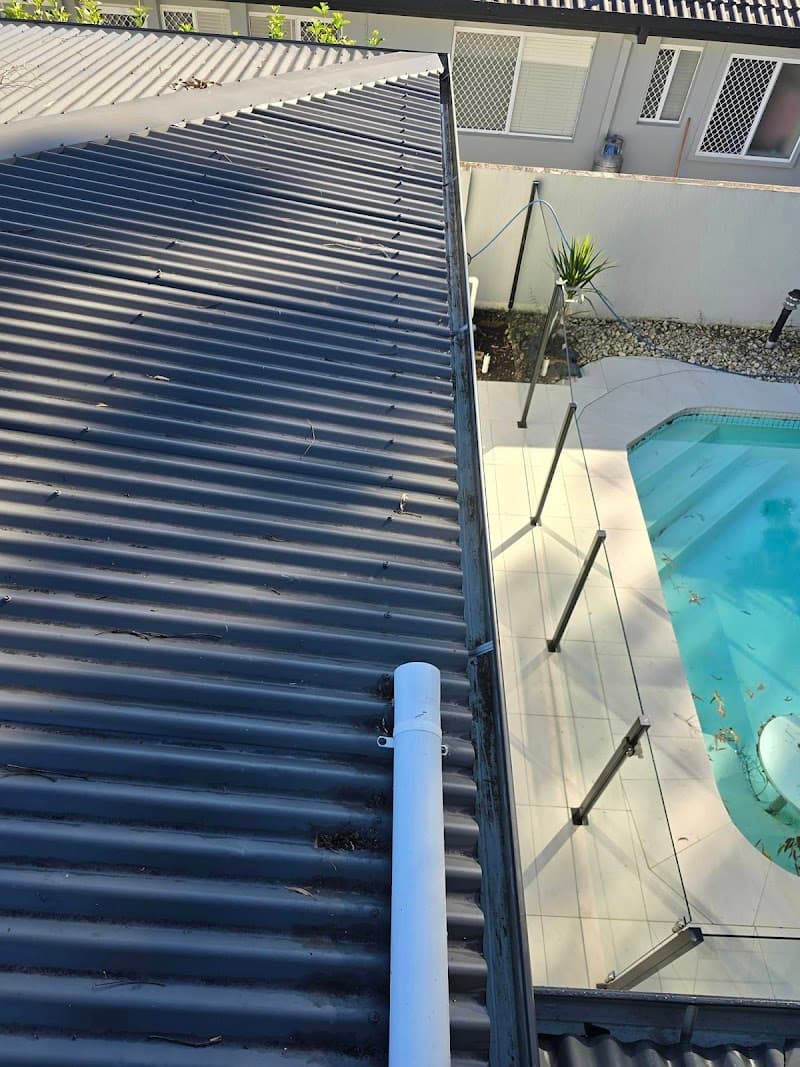 Gutters Blocked gutter cleaning work in Upper Coomera