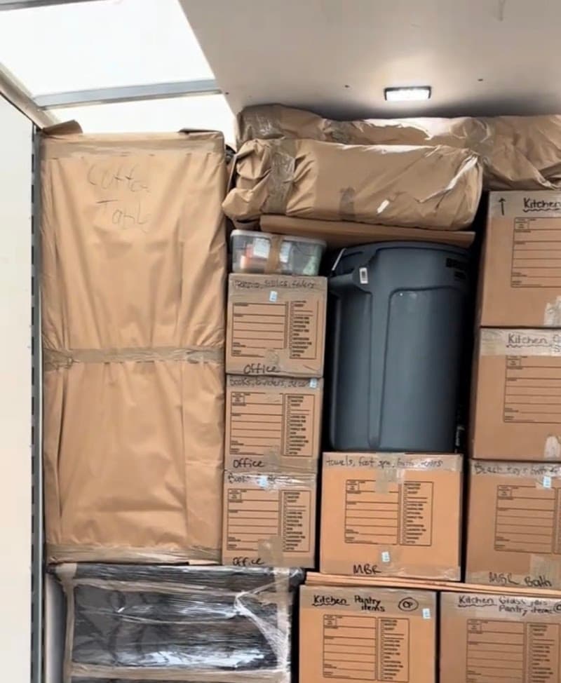 Guys with truck - Removals & Deliveries removalist work in Dandenong