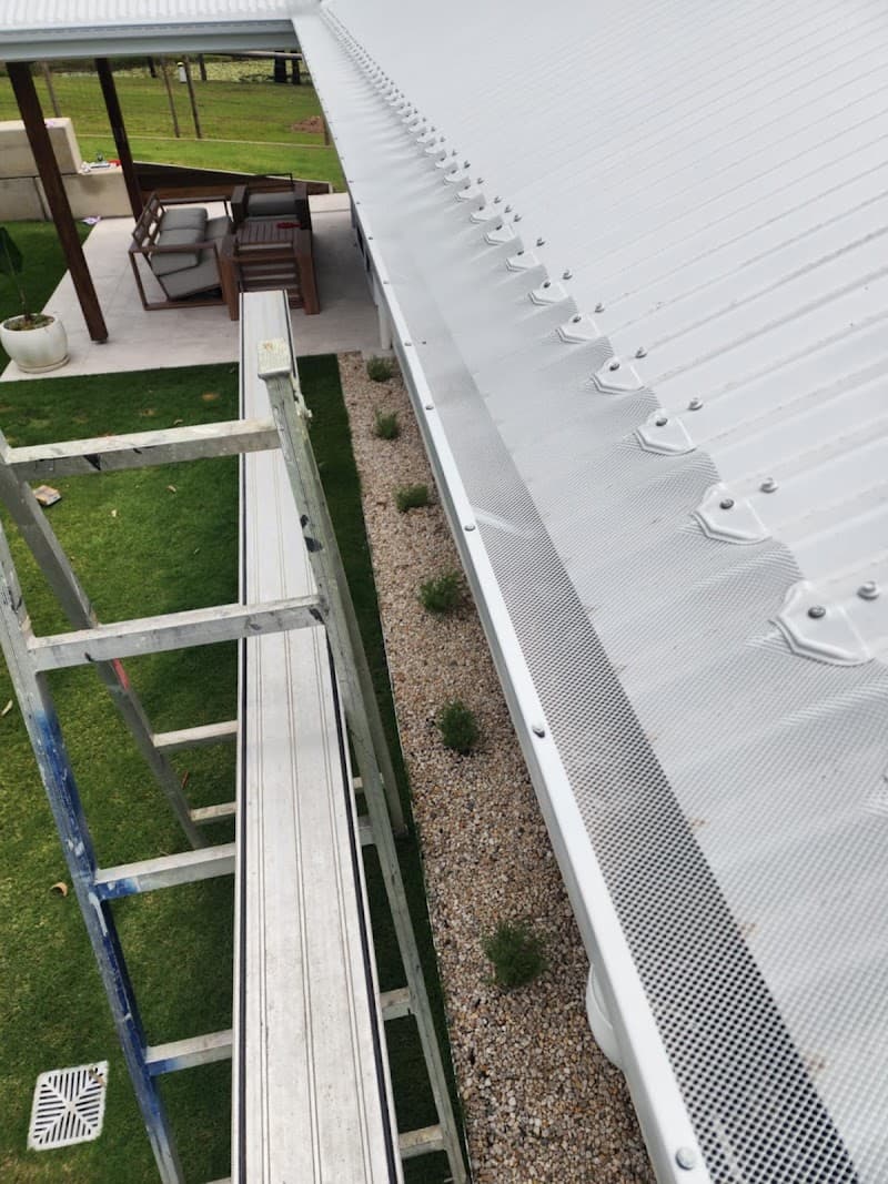 H&B Gutter Cover gutter cleaning work in Kawungan