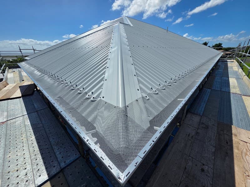 H&B Gutter Cover gutter cleaning work in Kawungan
