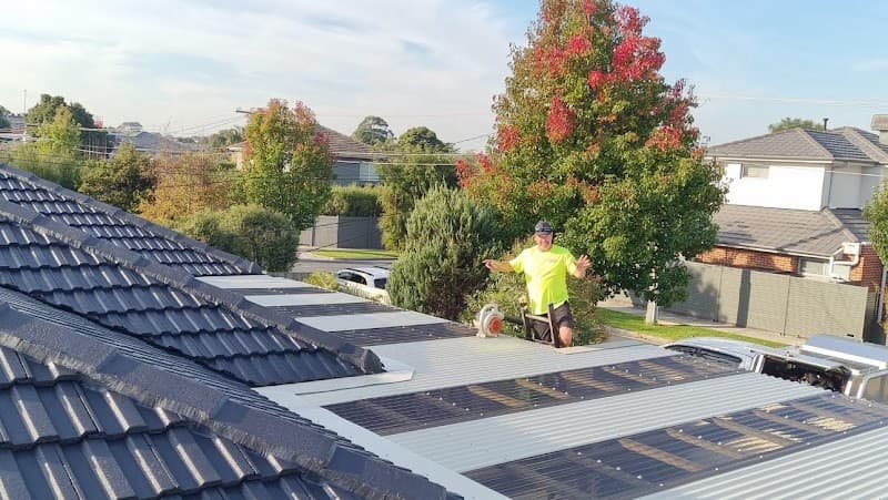 Hannan Roofing & Guttering gutter cleaning work in Frankston