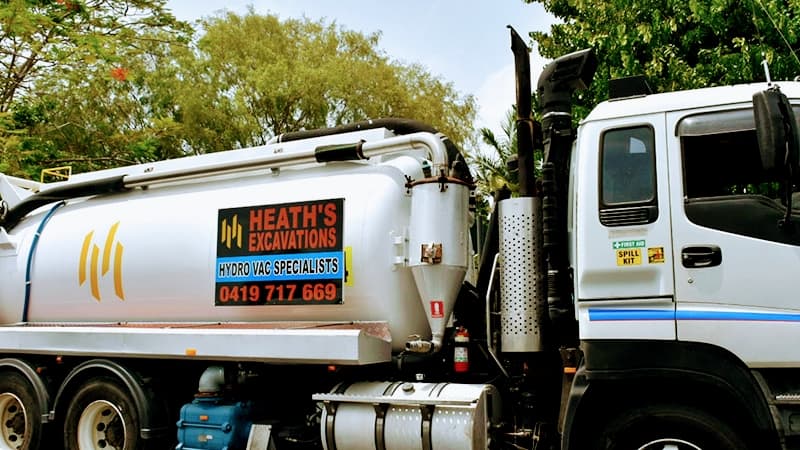 Heath's Excavations Cairns/Hydrovac Hire Cairns/Excavation cairns/Dry machinery hire cairns/excavator hire cairns demolition work in Barron