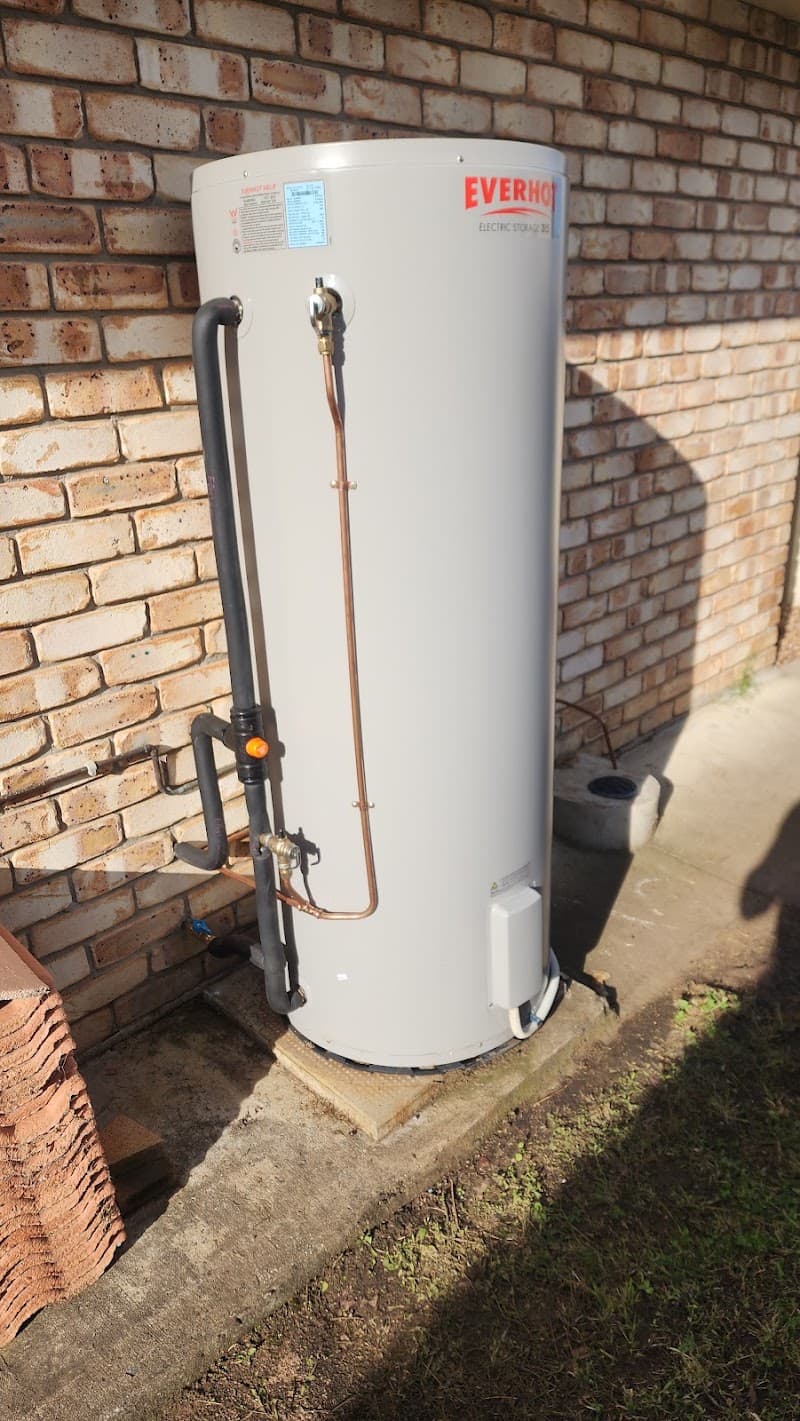 Henry's Plumbing, Electrical and Air Conditioning - Toowoomba plumber work in Harristown