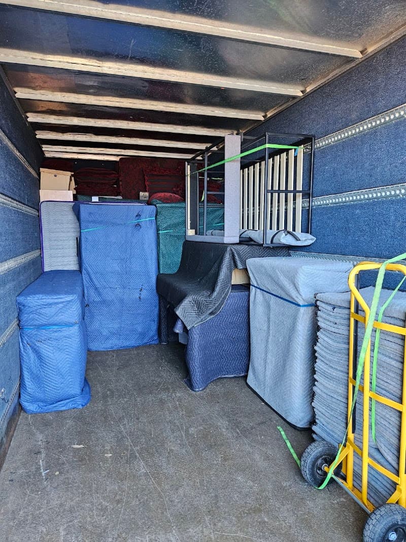 Here To There Transport Removals & Storage removalist work in Glendale