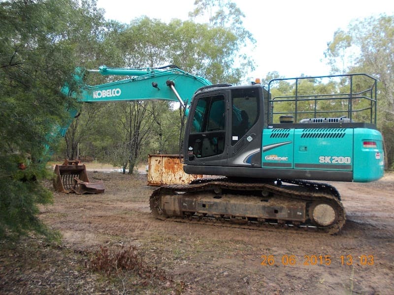 HERVEY BAY DROTT HIRE demolition work in Susan River