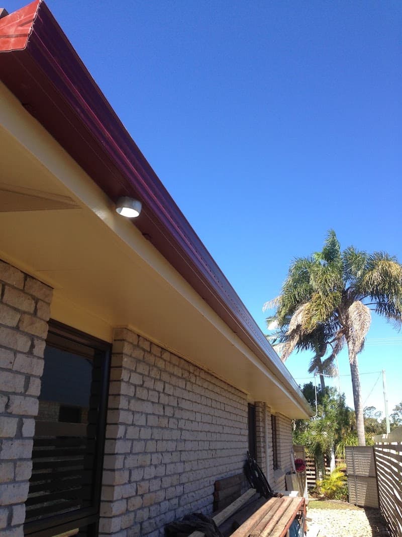 Hervey Bay Roofing and Gutter - Top Quality Roofing Services gutter cleaning work in Pialba