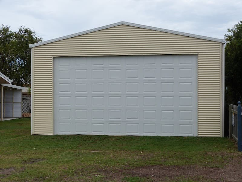 Hervey Bay Roofing and Gutter - Top Quality Roofing Services gutter cleaning work in Pialba