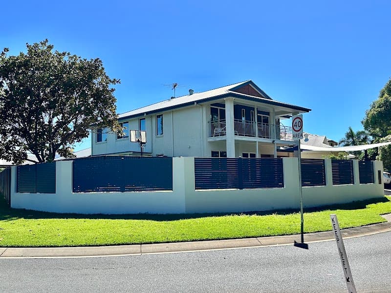 Hi-Liner Pool and Aluminium Fencing fencing work in Capalaba