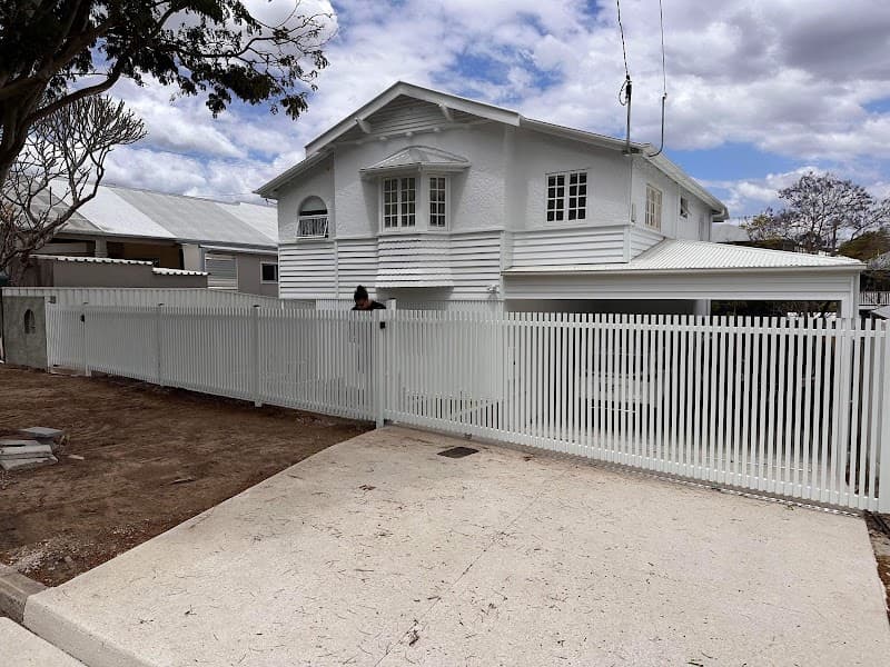 Hi-Liner Pool and Aluminium Fencing fencing work in Capalaba