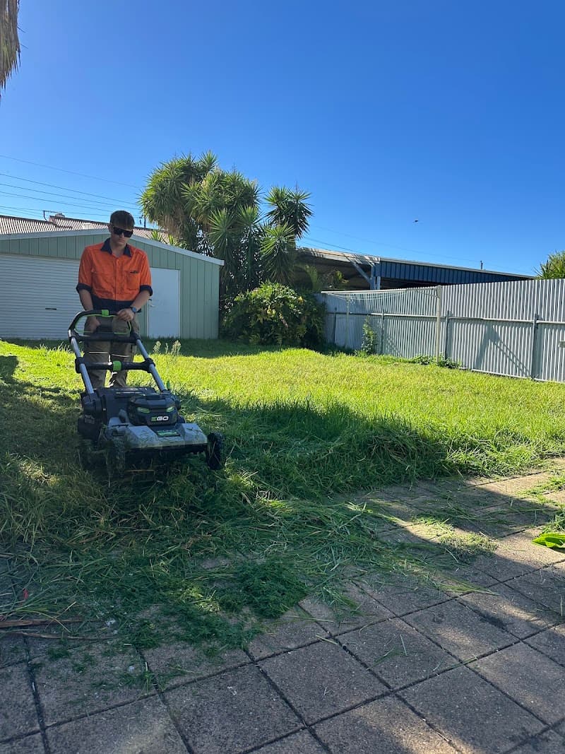 High Calibre Lawn Care- Maitland and Surrounds lawn care work in Rutherford