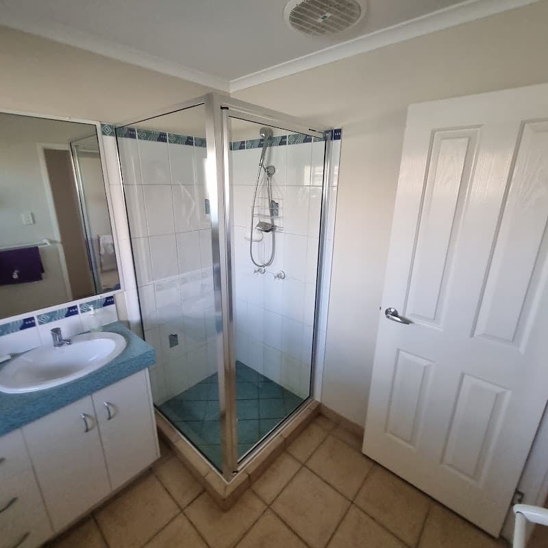 HIVIZ GLASS glass & glazier work in Bucasia