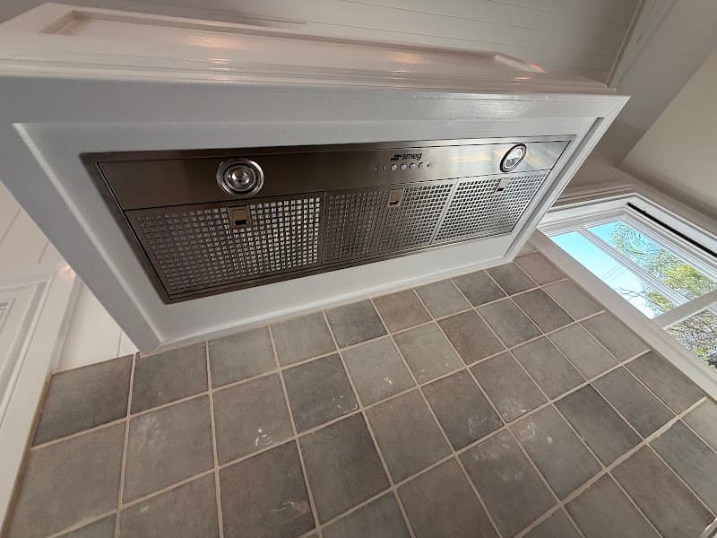 Holliday Electrical electrician work in Enoggera