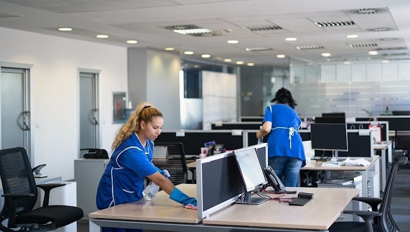 Hour People | Commercial Cleaners Mount Gambier pressure washing work in Mount Gambier