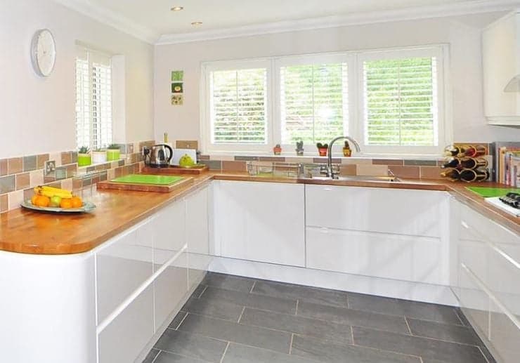 House Cleaners Brisbane cleaning work in Woolloongabba