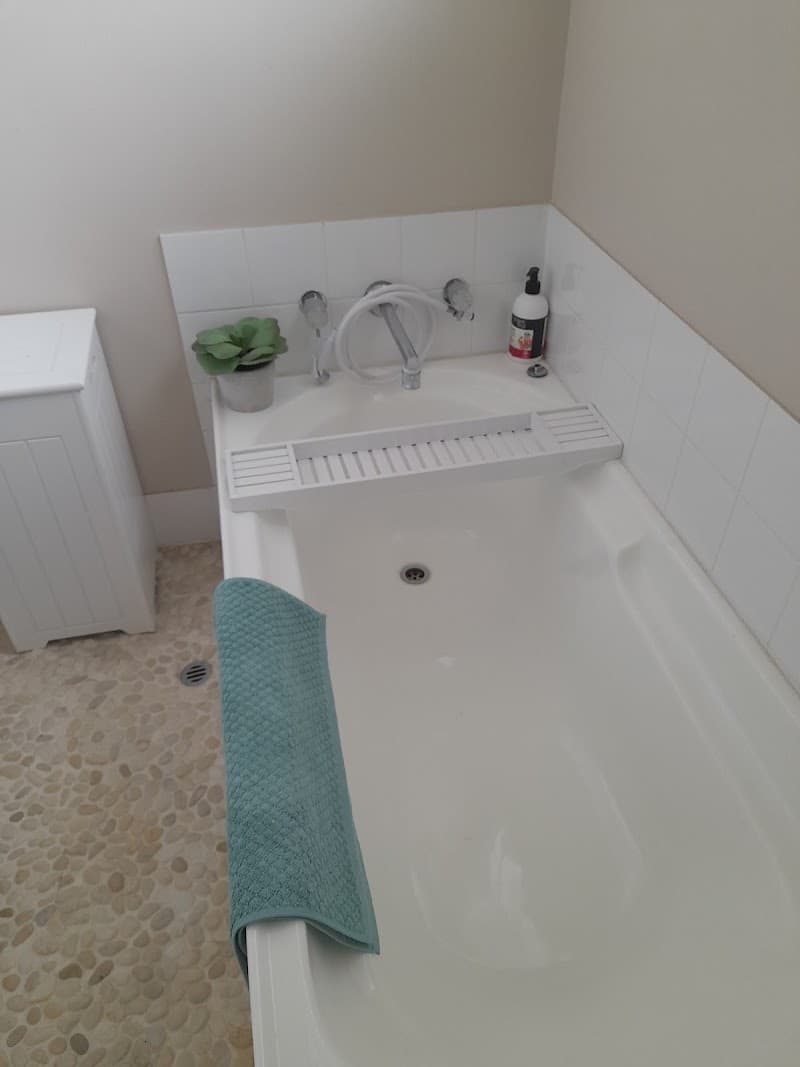 Howe Solutions Pty Ltd bathroom renovation work in Gwandalan