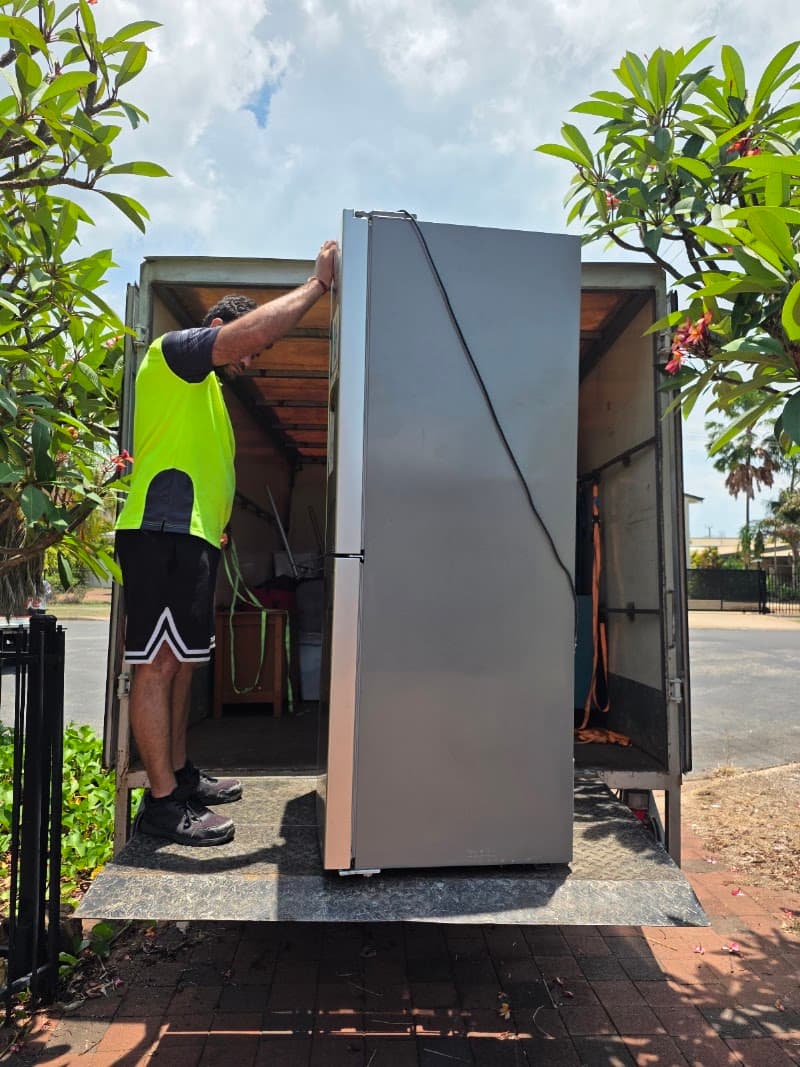 Hr Carriers House Removal Services removalist work in Wagaman