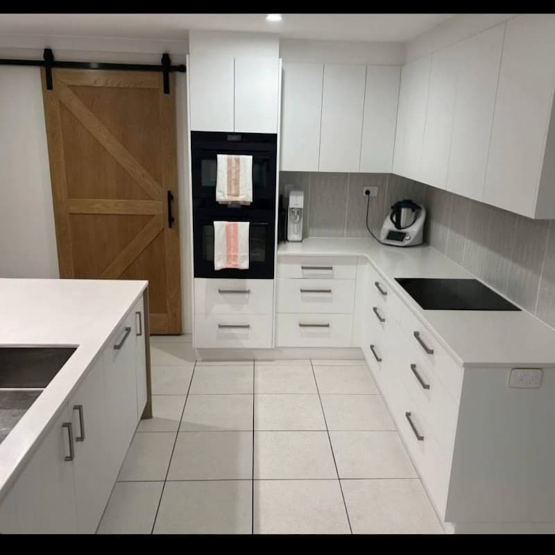 HSH Cabinets and Furniture Pty Ltd kitchen renovation work in Idalia