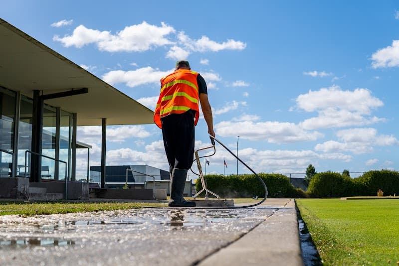 Hydro Blast | Pressure Cleaning Services pressure washing work in North Geelong