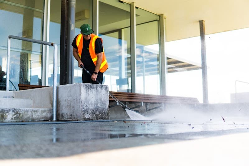 Hydro Blast | Pressure Cleaning Services pressure washing work in North Geelong