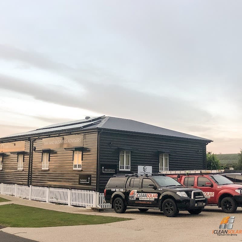 I Clean solar panel installation work in Ipswich