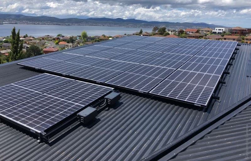 I Want Energy solar panel installation work in Moonah