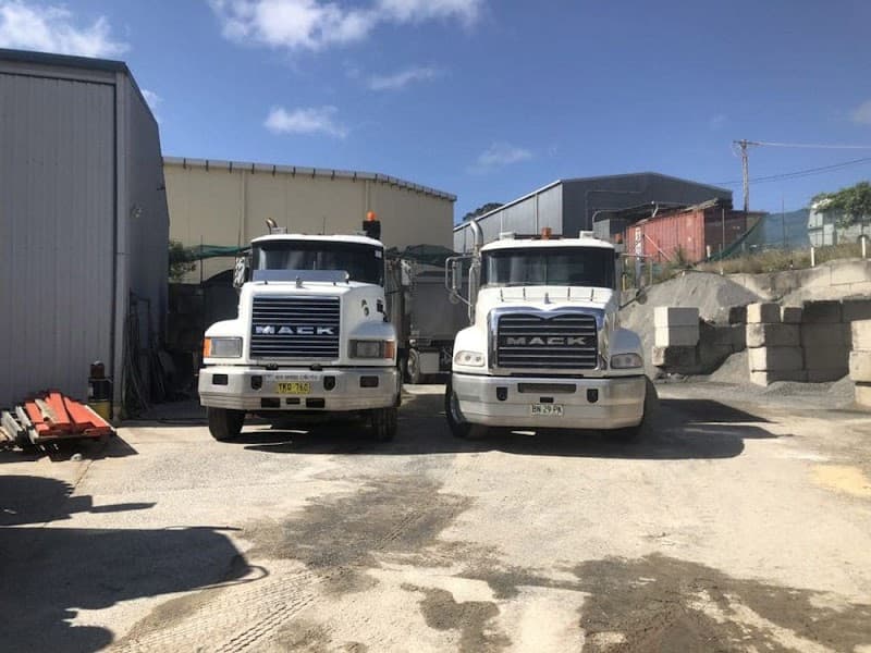 Ian Brown Sand Supplies and Tipper Hire landscaping work in Port Macquarie