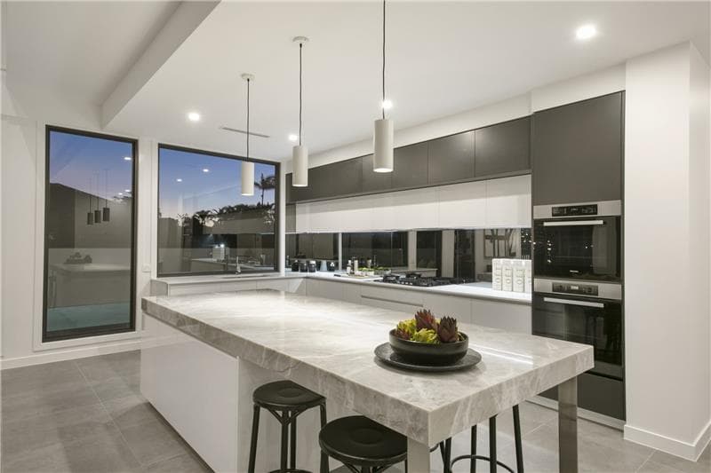 IDEAL GLASS glass & glazier work in Winnellie