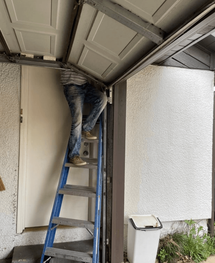 IFEYOs Brisbane Garage Doors Repairs garage doors work in Brisbane City