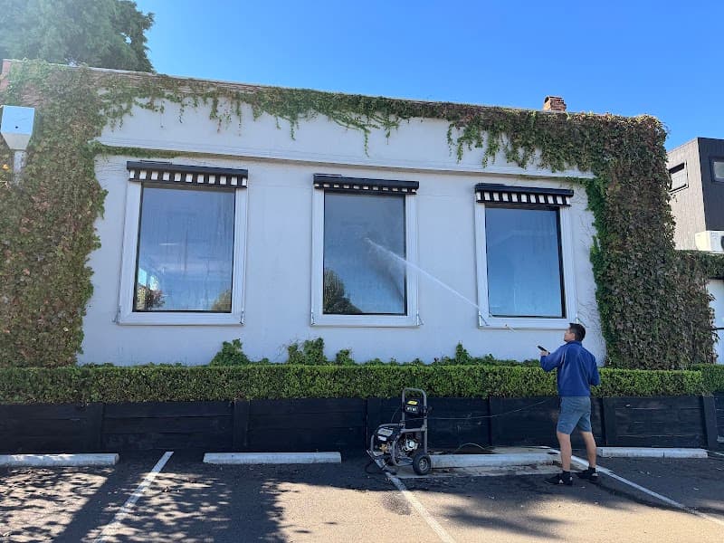 iLovah Cleaning Services pressure washing work in North Toowoomba